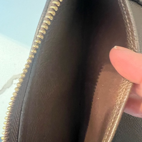 Louis Vuitton Empreinte Zippy Wallet - Picture 6 of 7